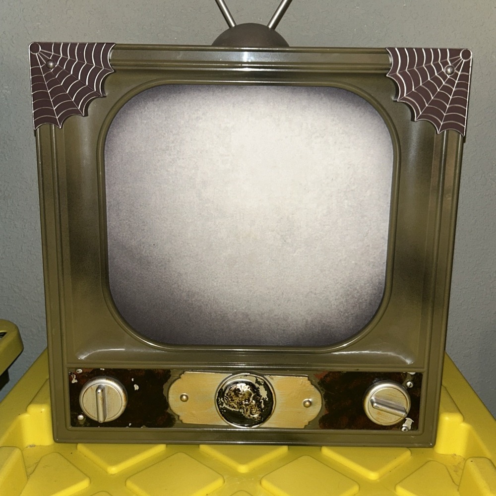 TEKKY TOYS Poltergeist Terror‎ Tube 20" TV Television Works Halloween Decor - Picture 2 of 5